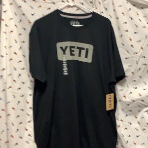 Yeti black t-shirt